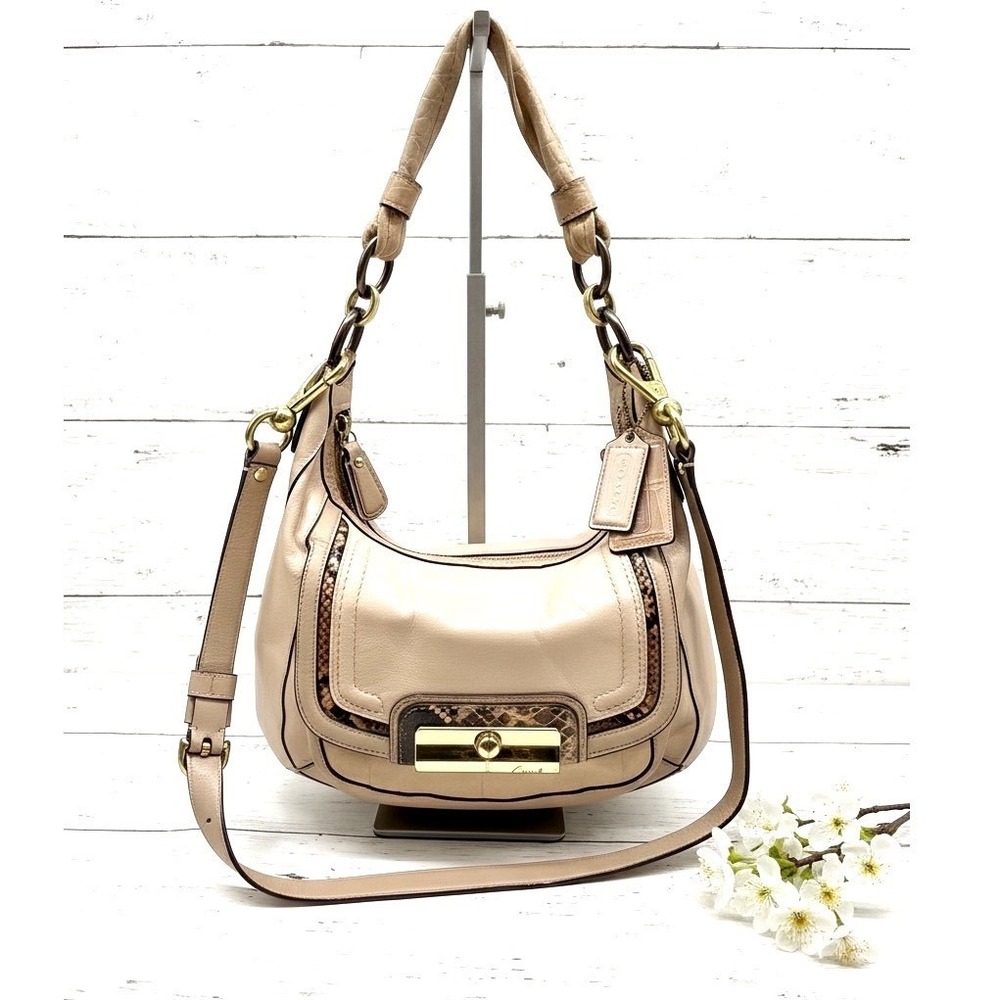 Coach Leather‎ Hobo Shoulder Bag Light Pink Snake Trim Gold Hardware